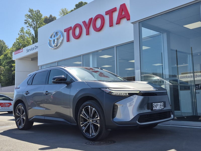 2025 Toyota bZ4X Motion BEV AWD 71KWH image 1