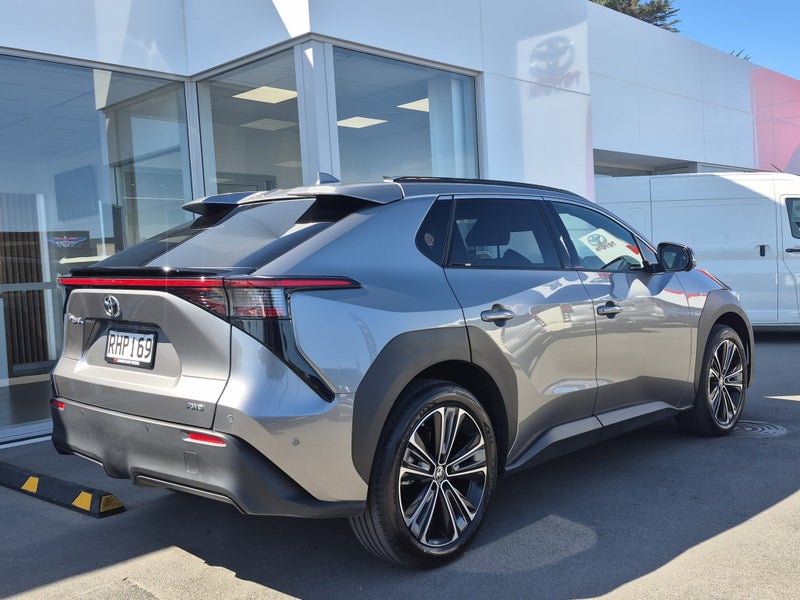 2025 Toyota bZ4X Motion BEV AWD 71KWH image 3