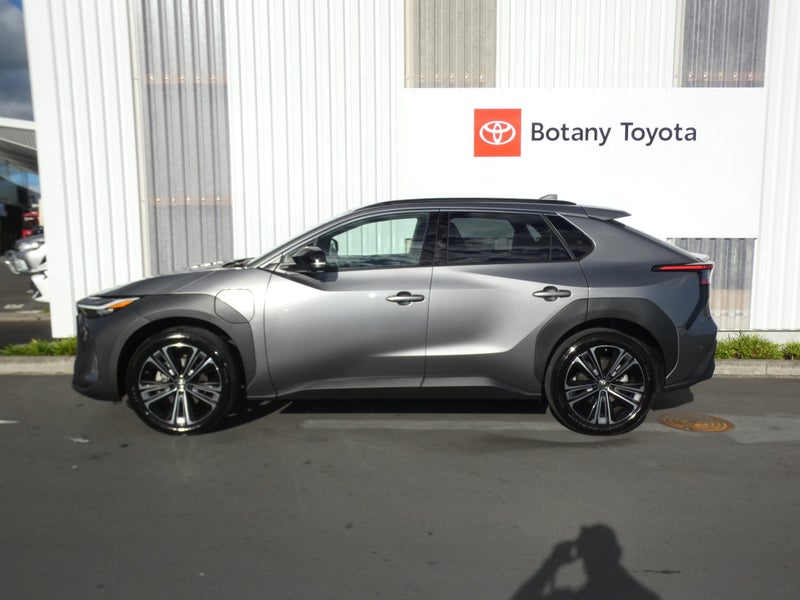 2025 Toyota bZ4X Motion BEV AWD SUV/5D/5S image 3
