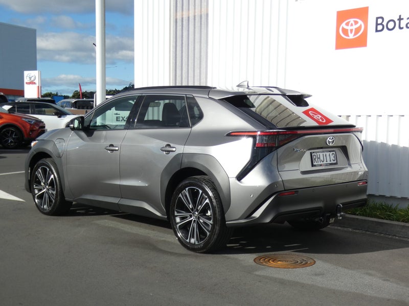 2025 Toyota bZ4X Motion BEV AWD SUV/5D/5S image 4