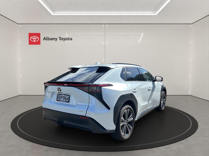 2025 Toyota bZ4X Motion BEV AWD SUV/5D/5S (YEAM... image 3