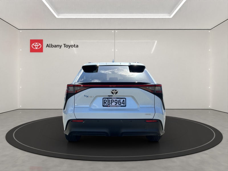 2025 Toyota bZ4X Motion BEV AWD SUV/5D/5S (YEAM... image 5