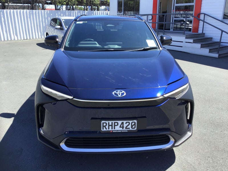 2025 Toyota bZ4X Motion BEV AWD SUV/5D/5S (YEAM... image 2