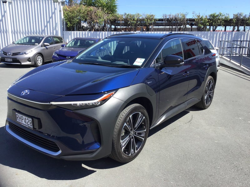 2025 Toyota bZ4X Motion BEV AWD SUV/5D/5S (YEAM... image 3