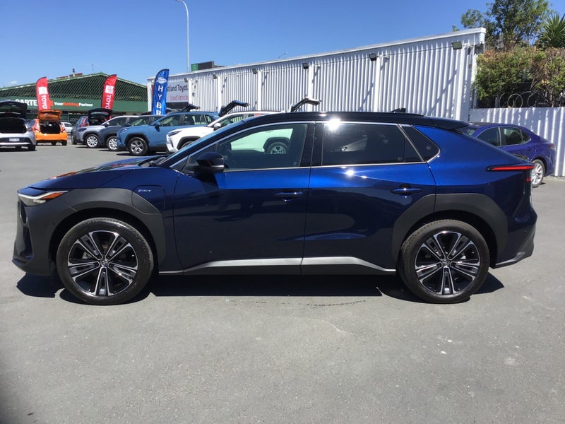 2025 Toyota bZ4X Motion BEV AWD SUV/5D/5S (YEAM... image 4