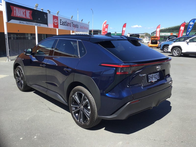 2025 Toyota bZ4X Motion BEV AWD SUV/5D/5S (YEAM... image 5