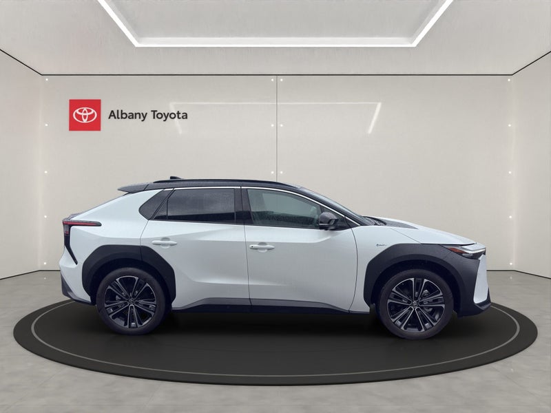 2025 Toyota bZ4X Motion BEV AWD SUV/5D/5S (YEAM... image 2