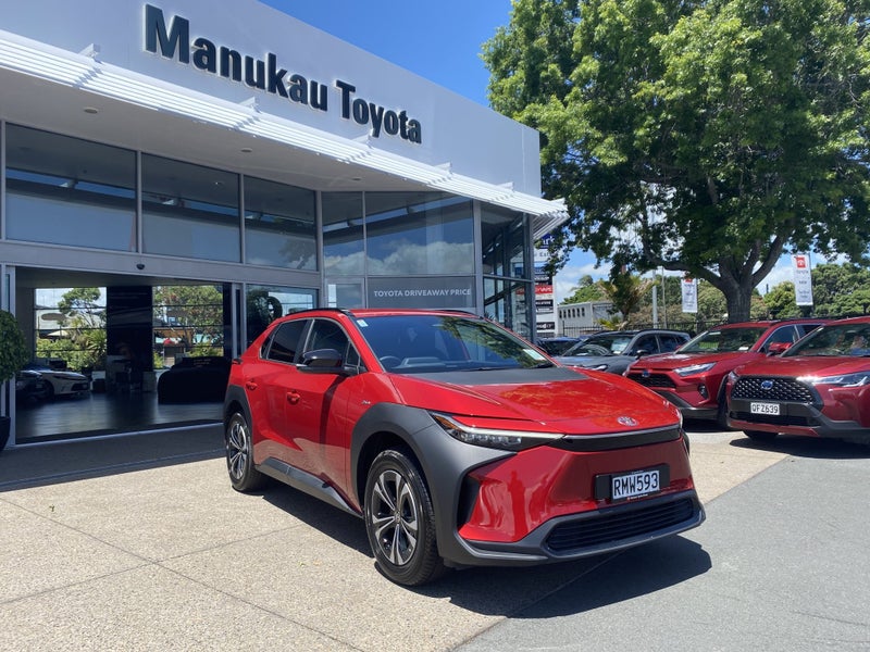 2025 Toyota bZ4X Pure BEV FWD SUV/5D/5S image 1