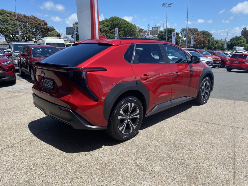 2025 Toyota bZ4X Pure BEV FWD SUV/5D/5S image 2