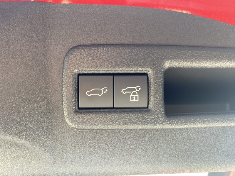 2025 Toyota bZ4X Pure BEV FWD SUV/5D/5S image 5