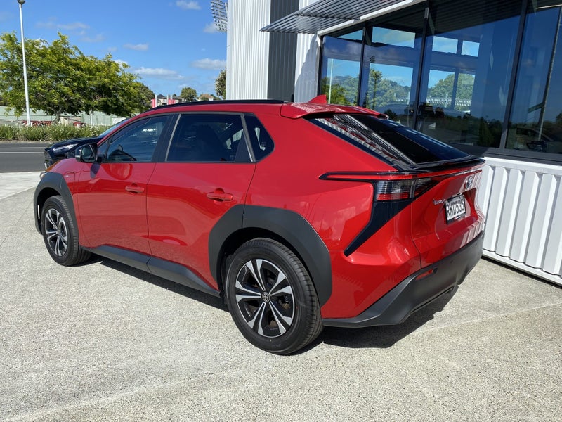 2025 Toyota bZ4X Pure BEV FWD SUV/5D/5S image 3
