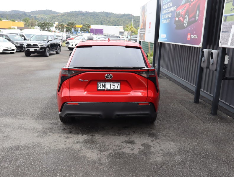 2025 Toyota bZ4X Pure BEV FWD SUV/5D/5S image 5