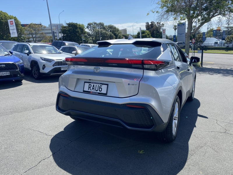 2025 Toyota C-HR 1.8P GX Hybrid SUV image 2
