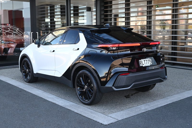 2025 Toyota C-HR GR Sport 2.0 Petrol Hybrid AWD... image 2