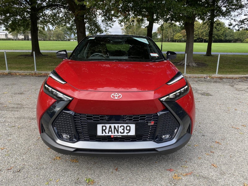 2025 Toyota C-HR GR Sport 2.0L Hybrid 4WD image 3