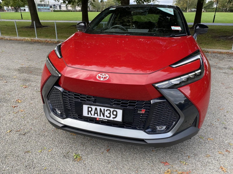 2025 Toyota C-HR GR Sport 2.0L Hybrid 4WD image 4
