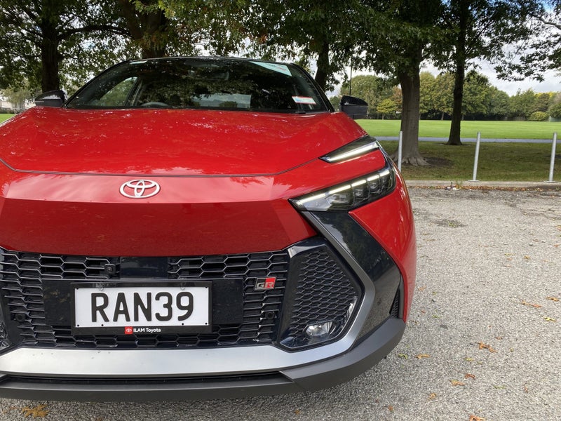 2025 Toyota C-HR GR Sport 2.0L Hybrid 4WD image 5