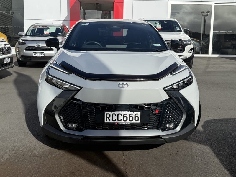 2025 Toyota C-HR GR Sport 2.0L Hybrid AWD image 3