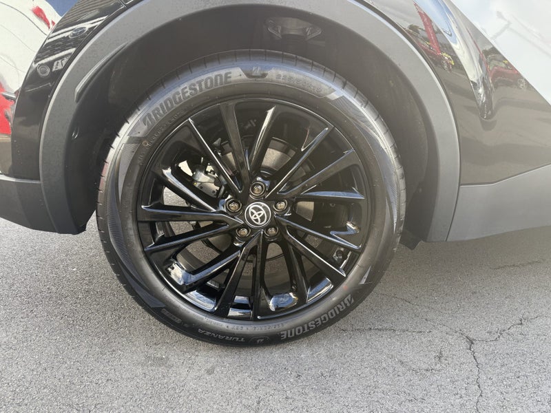 2025 Toyota C-HR GR Sport 2.0L Hybrid AWD image 5