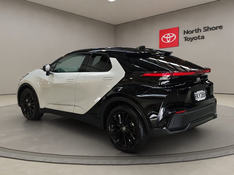 2025 Toyota C-HR GR Sport 2.0L Hybrid AWD SUV image 5