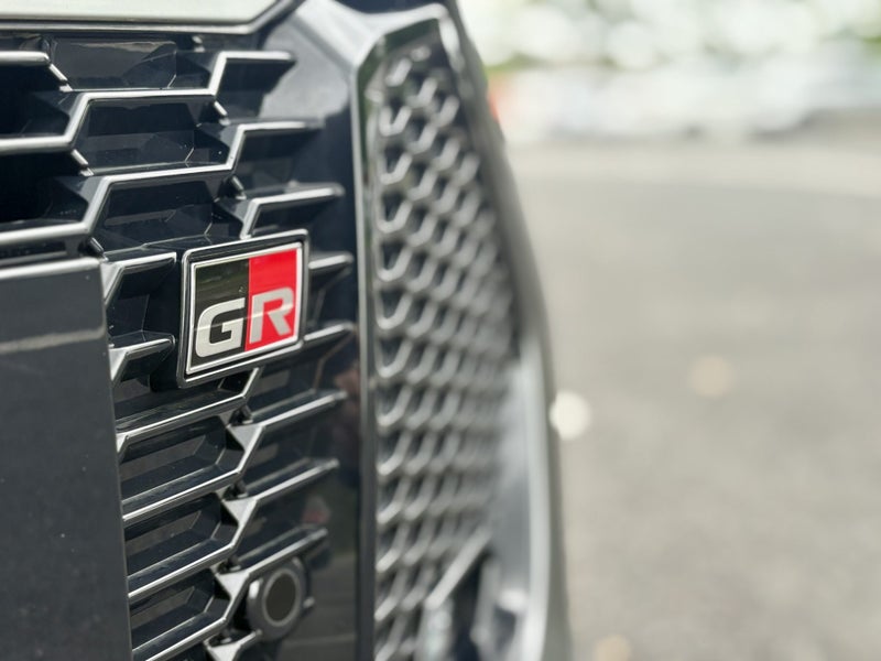 2025 Toyota C-HR GR Sport 2.0P HEV CVT AWD SUV/... image 4