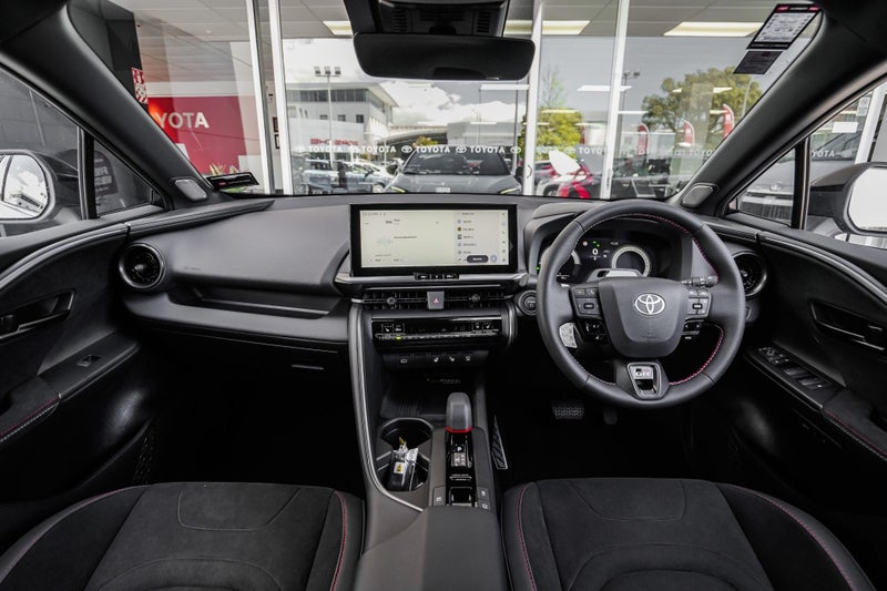 2025 Toyota C-HR GR Sport 2.0P Hybrid AWD SUV T... image 2