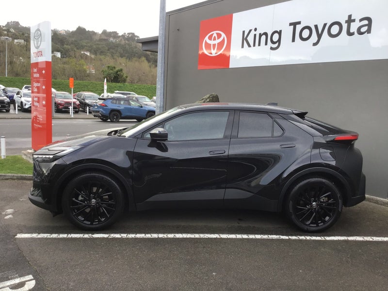 2025 Toyota C-HR GR Sport 2.0P Hybrid NZ New image 2