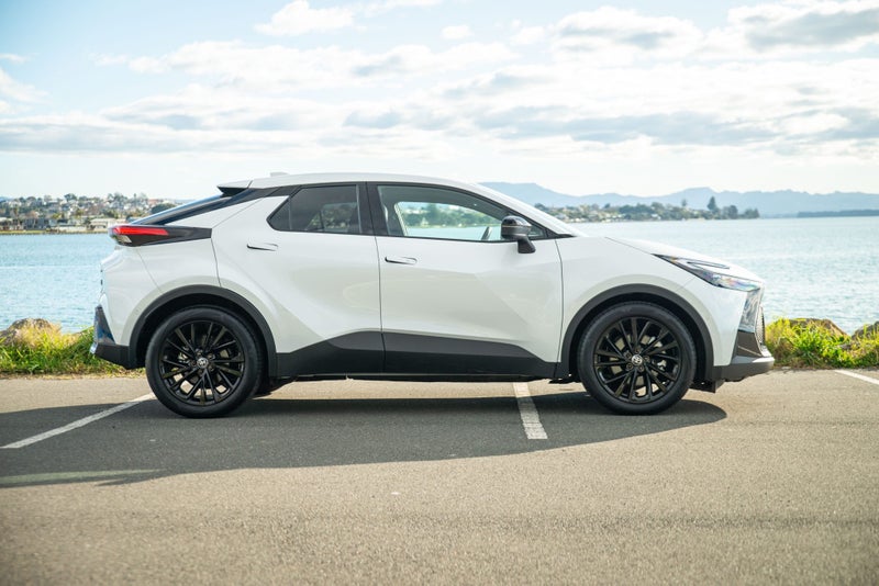 2025 Toyota C-HR GR Sport image 3