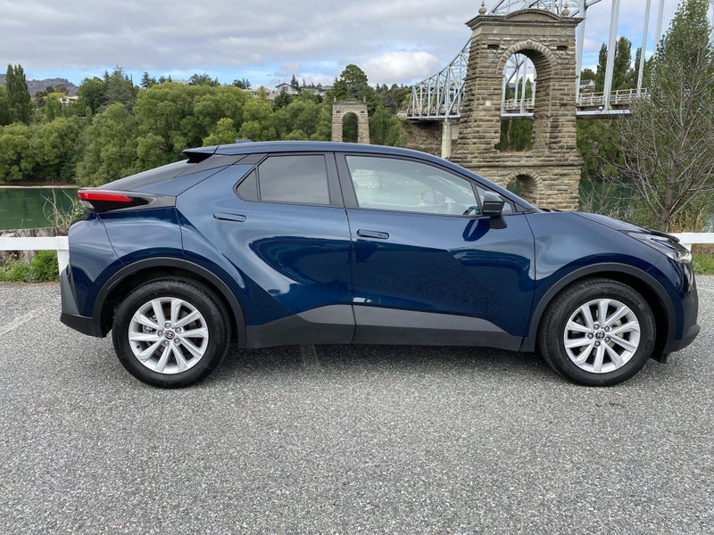 2025 Toyota C-HR GX 1.8 image 2