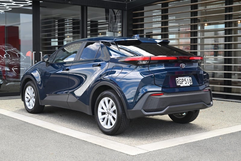 2025 Toyota C-HR GX 1.8 Petrol Hybrid FWD SUV image 2