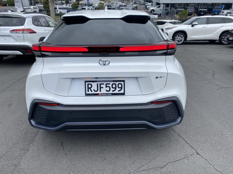 2025 Toyota C-HR GX 1.8P HEV CVT FWD SUV/5D/5S image 5