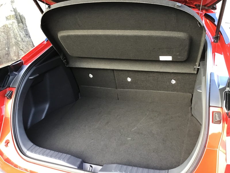 2025 Toyota C-HR GX 1.8P HEV CVT FWD SUV/5D/5S... image 4