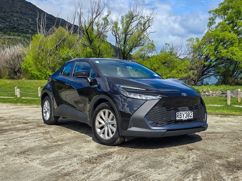 2025 Toyota C-HR GX Hybrid image 1