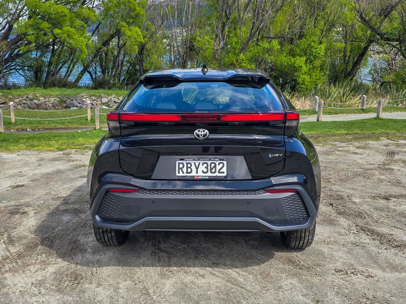 2025 Toyota C-HR GX Hybrid image 4