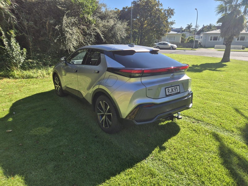 2025 Toyota C-HR GXL 1.8P Hybrid image 4