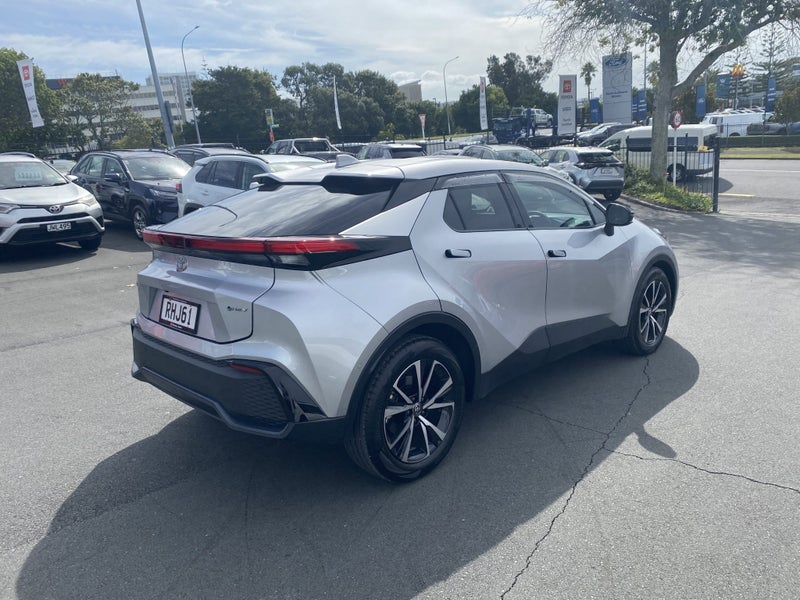 2025 Toyota C-HR GXL 1.8P Hybrid image 2