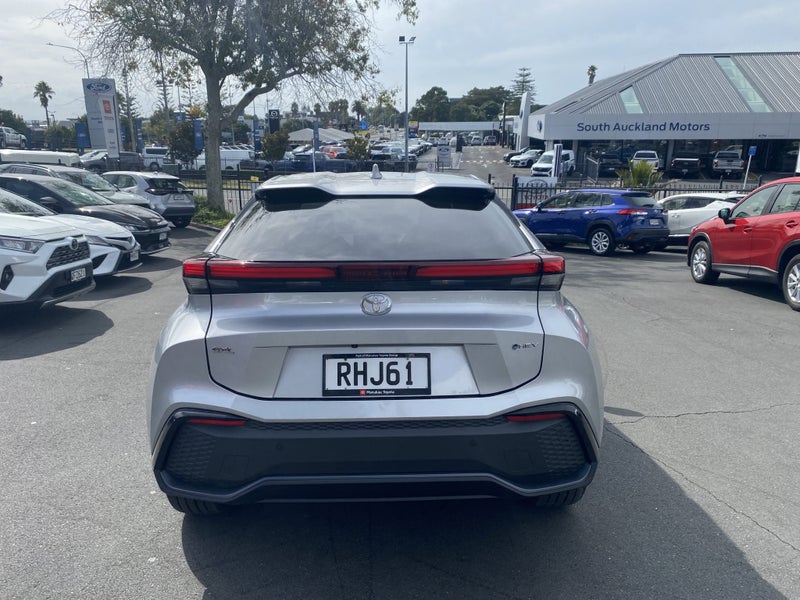 2025 Toyota C-HR GXL 1.8P Hybrid image 3