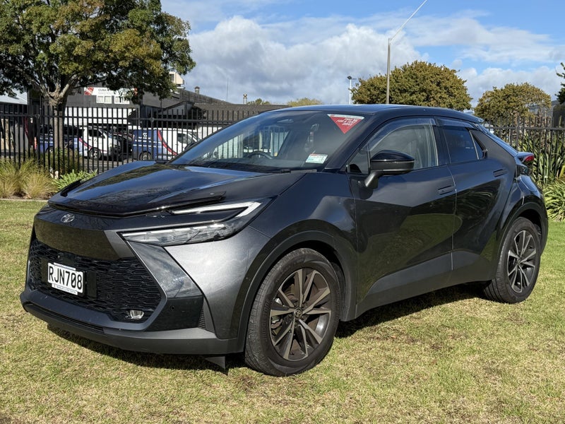 2025 Toyota C-HR GXL 1.8P Hybrid Automatic SUV... image 3