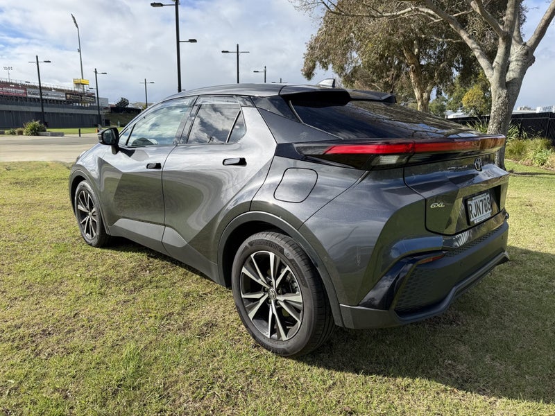2025 Toyota C-HR GXL 1.8P Hybrid Automatic SUV... image 5