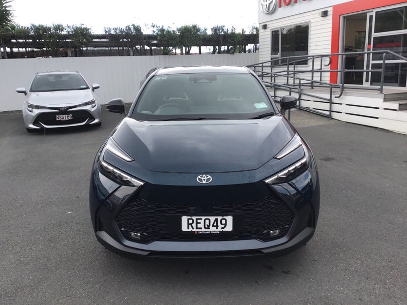 2025 Toyota C-HR GXL 1.8P Hybris SUV image 2