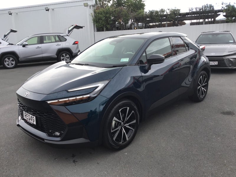 2025 Toyota C-HR GXL 1.8P Hybris SUV image 3