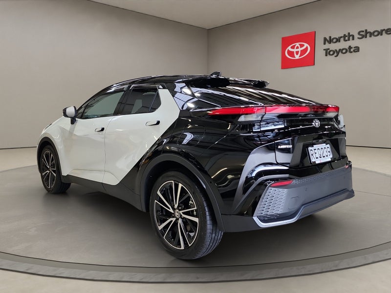 2025 Toyota C-HR Limited 1.8L Hybrid 2WD SUV image 5