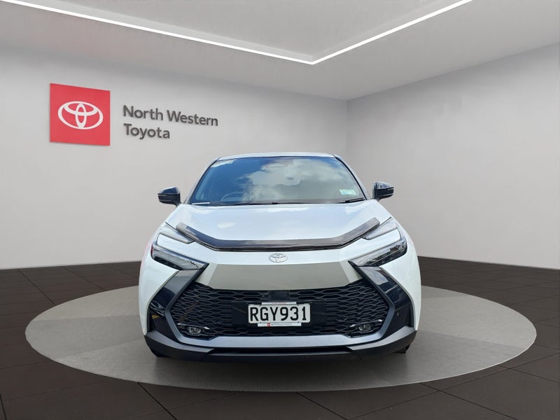 2025 Toyota C-HR Limited 1.8L Hybrid 2WD SUV image 2