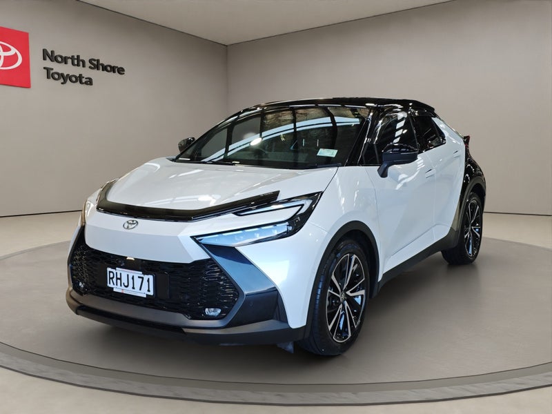 2025 Toyota C-HR Limited 1.8L Hybrid FWD SUV image 3