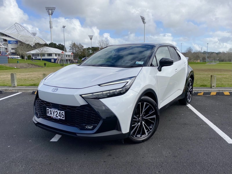 2025 Toyota C-HR Limited 1.8L Petrol HYBRID SUV... image 3