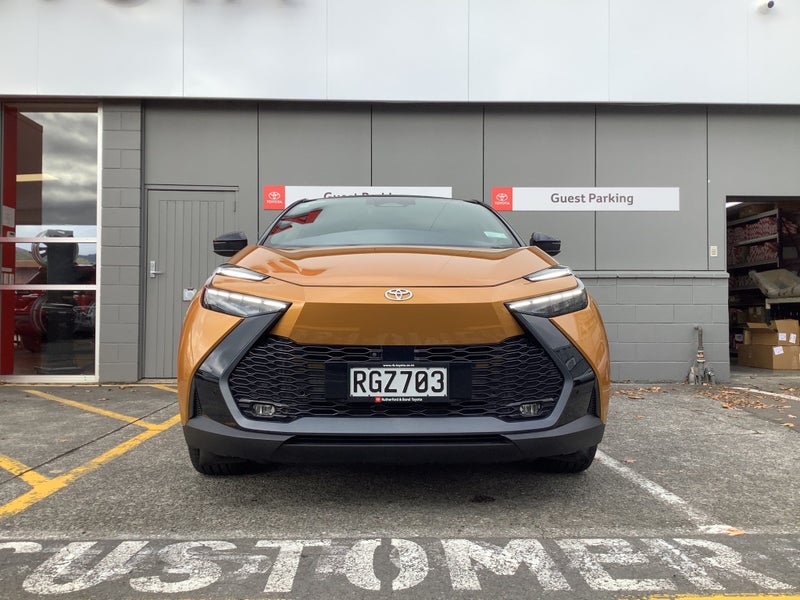 2025 Toyota C-HR Limited 1.8P HEV image 2