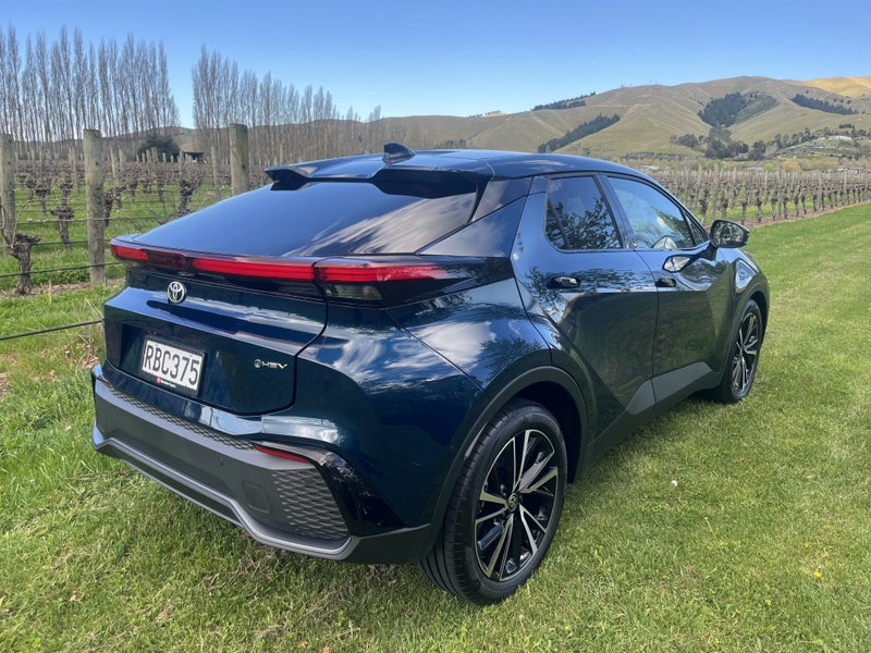 2025 Toyota C-HR Limited 1.8P HEV CVT FWD SUV/5... image 3