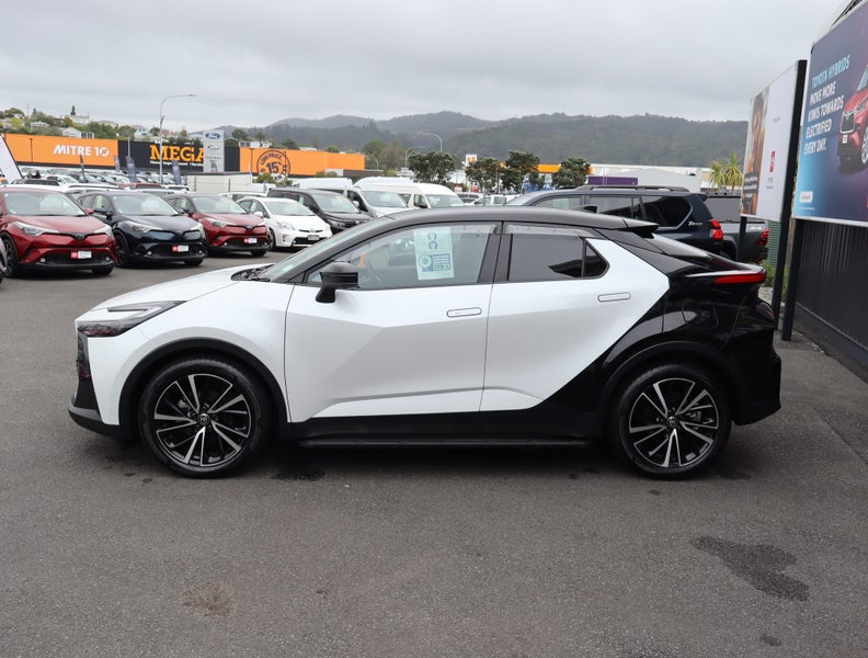 2025 Toyota C-HR Limited 1.8P HEV CVT FWD SUV/5... image 2