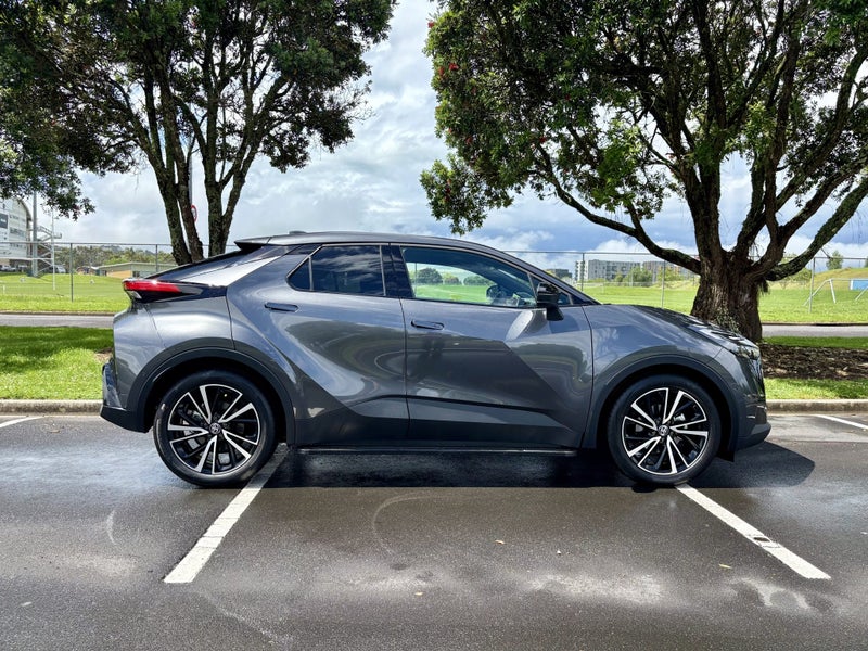 2025 Toyota C-HR Limited 1.8P HEV CVT FWD SUV/5... image 5