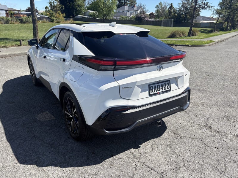 2025 Toyota C-HR Limited 1.8P HEV CVT FWD SUV/5... image 2